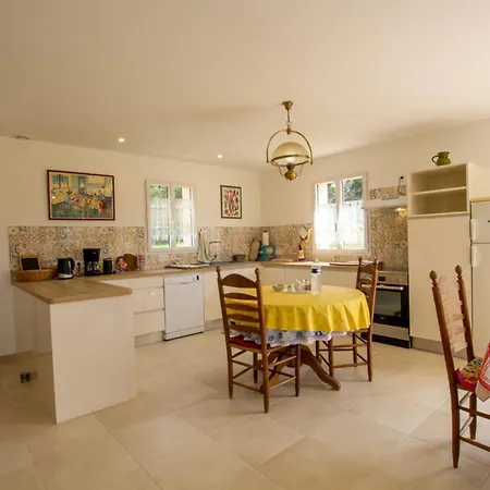 Maison Recente Avec Terrasse Et Equipements Pour Enfants En Dordogne - Fr-1-616-334 *